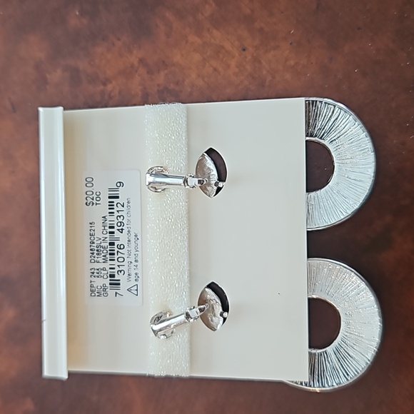 2 Pair Earrings!! Dillard's CLIP earrings and unmarked CLIP earrings - Picture 2 of 6